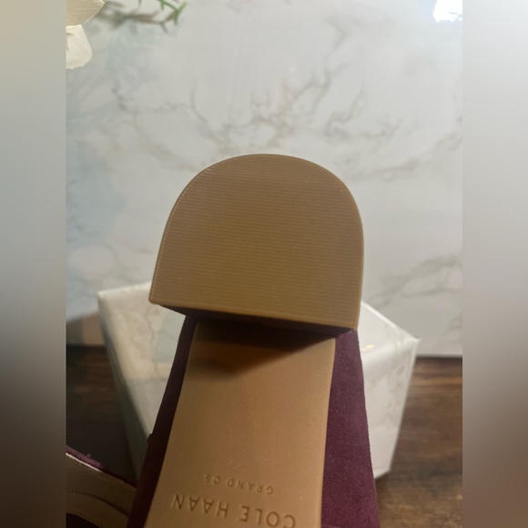 NWOT Cole Haan burgundy suede heels size 8 to 8 1/2 - Picture 6 of 10